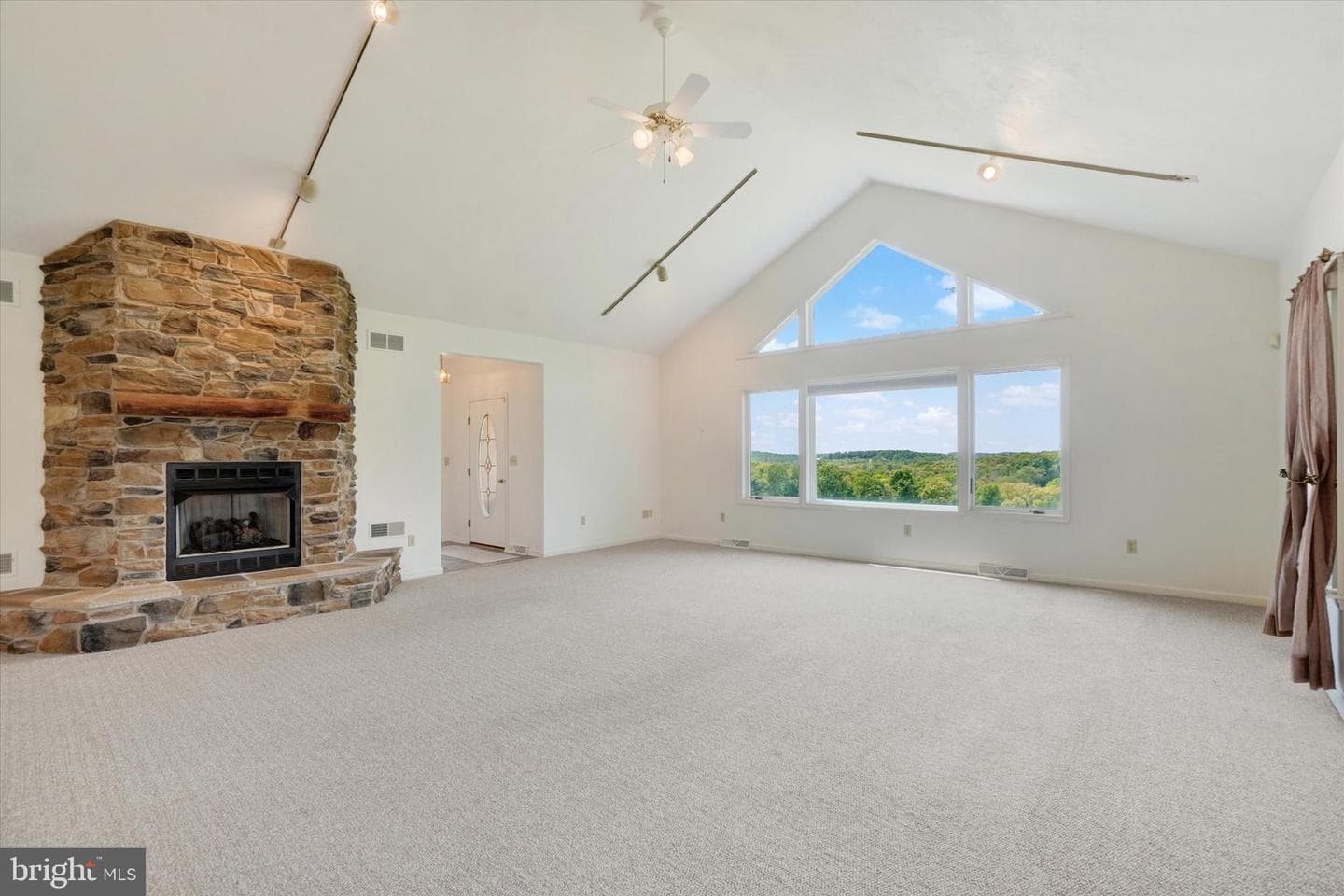 4192 Evergreen Rd photo 18