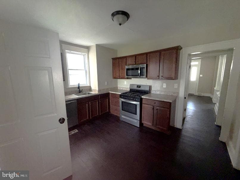 550 Baltimore Street photo 8