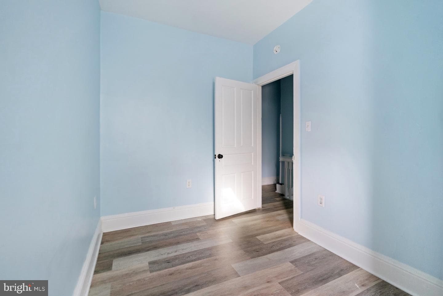 217 E King photo 12