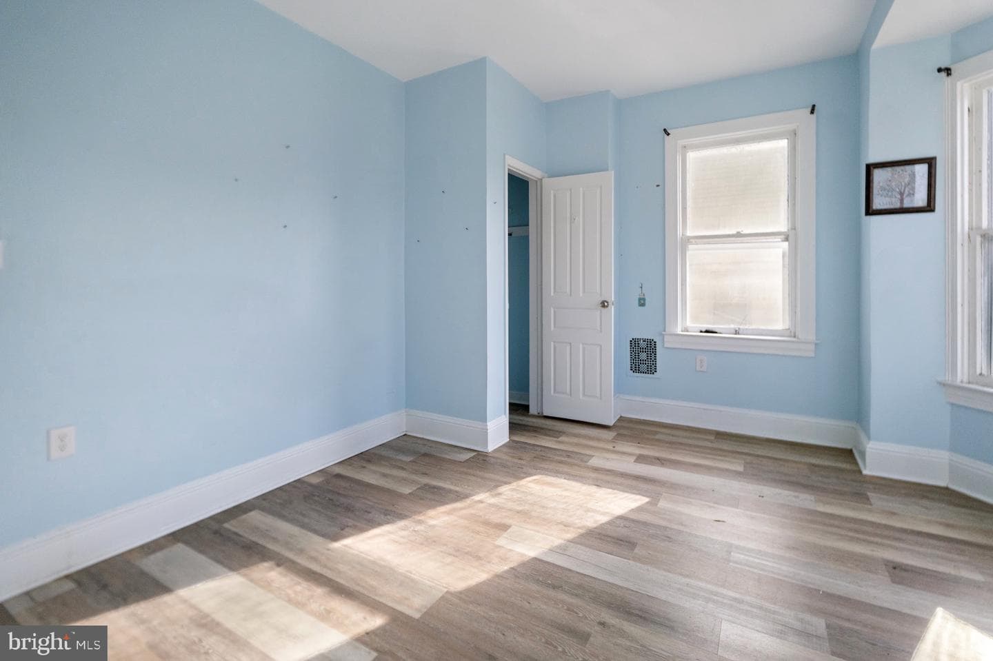 217 E King photo 13