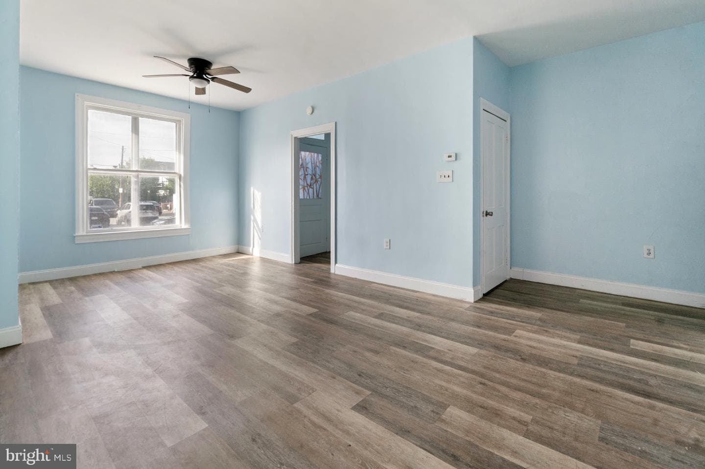 217 E King photo 9