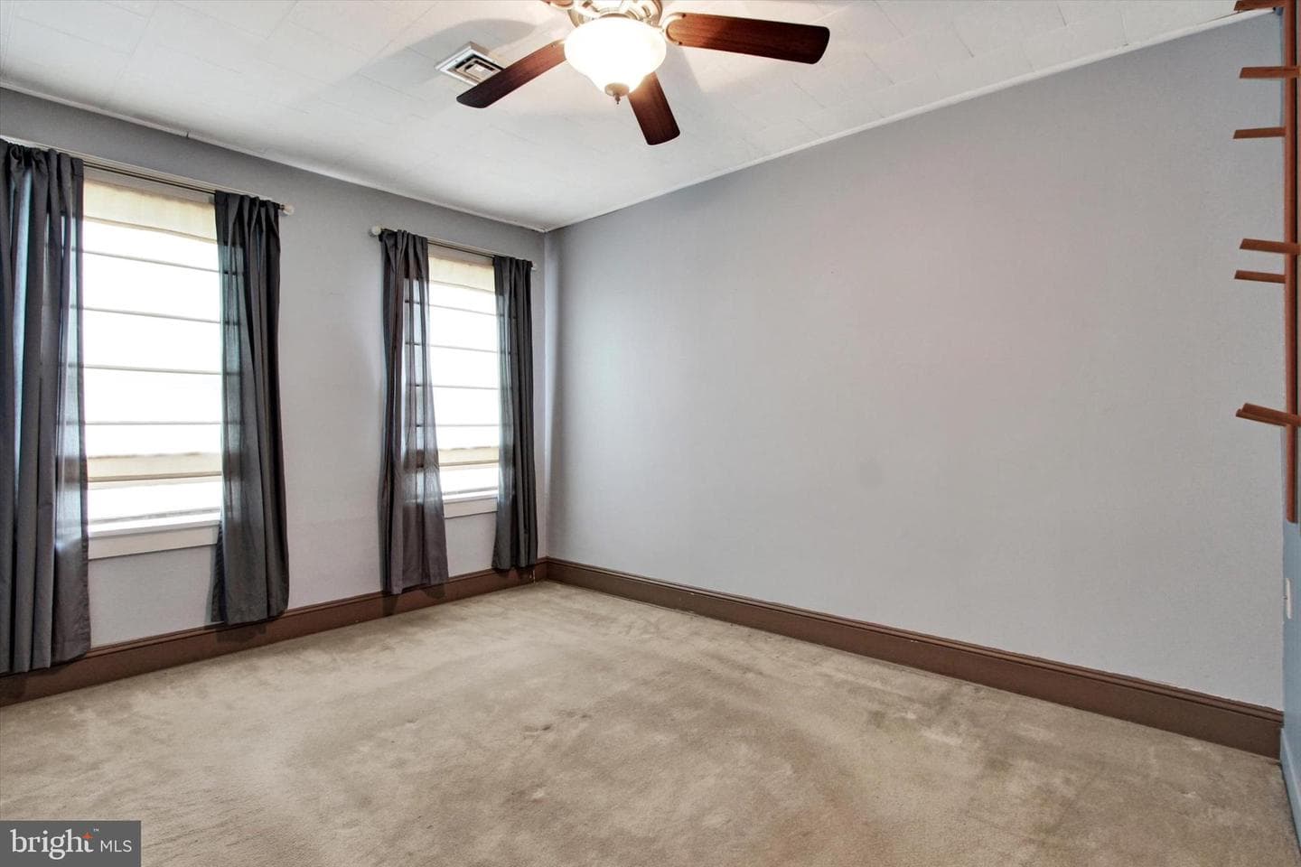 219 N Hartman Street photo 12
