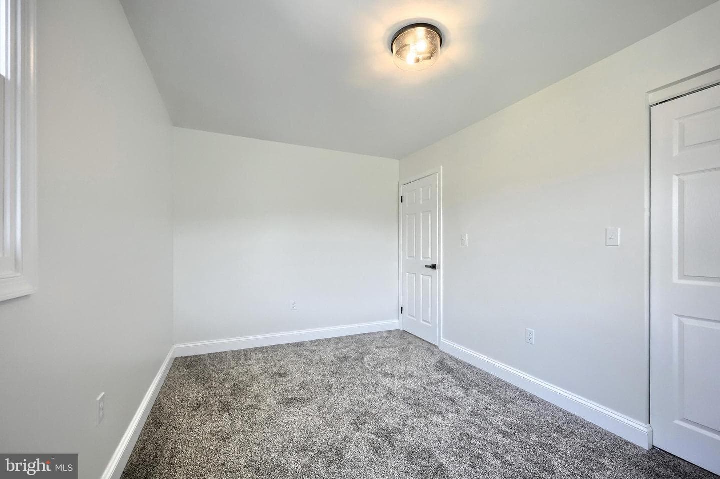 823 Baltimore Street photo 32