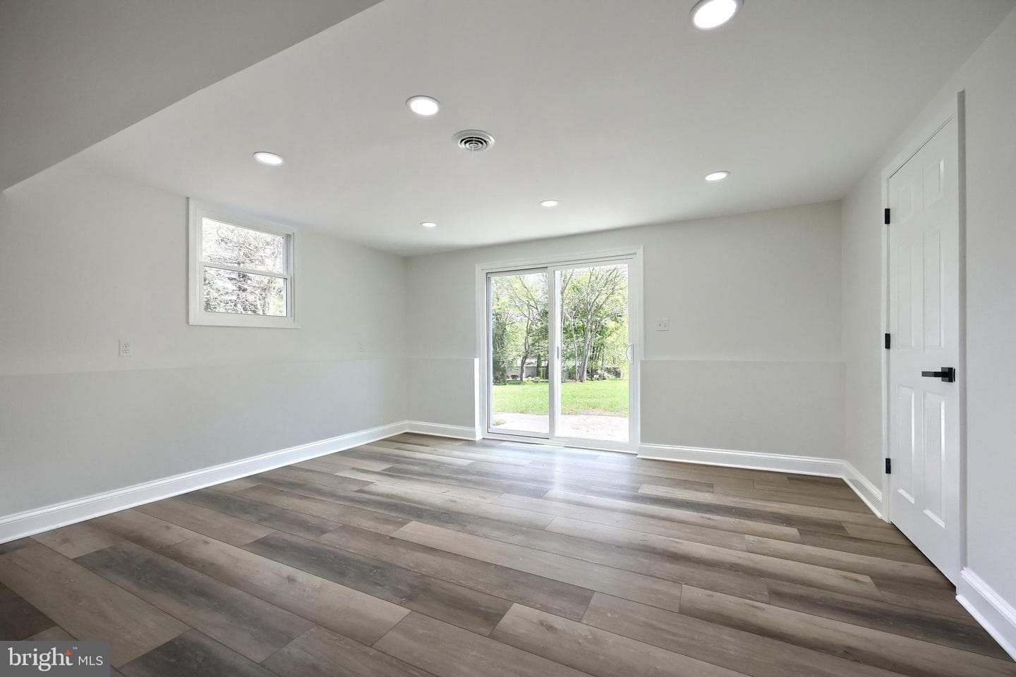 823 Baltimore Street photo 37