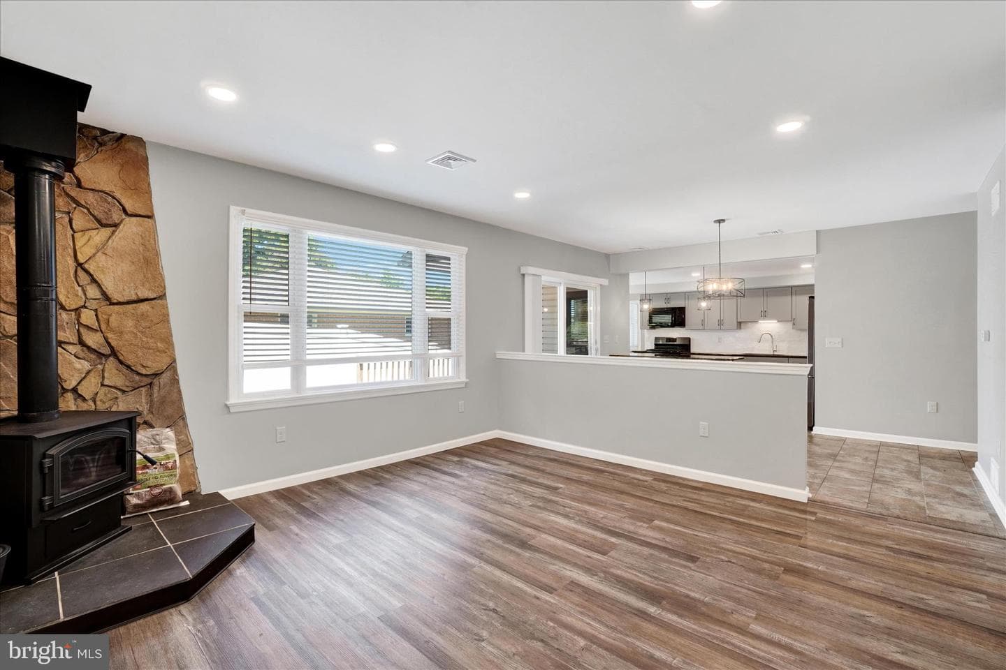 1542 Bonbar Road photo 10