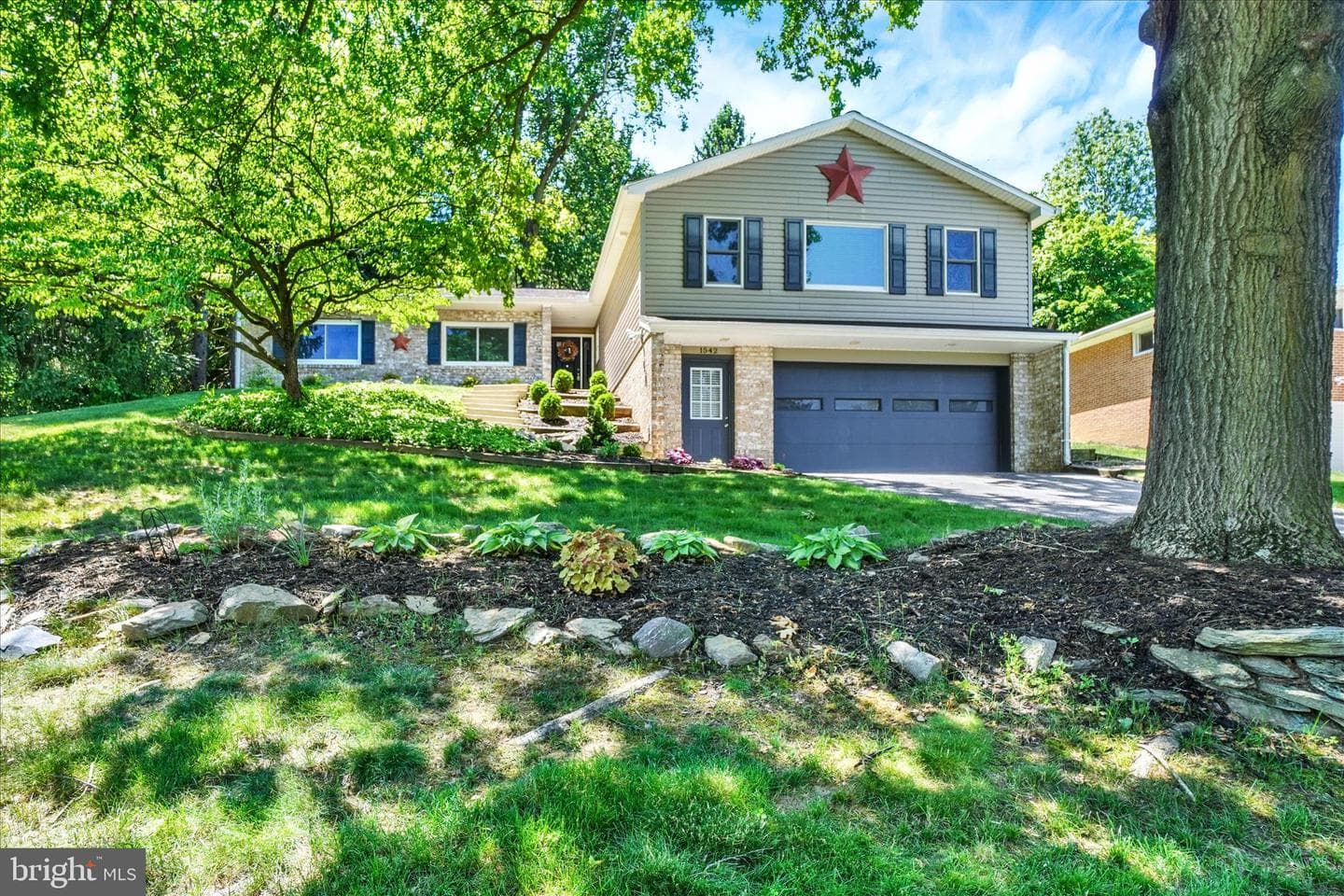 1542 Bonbar Road photo 2