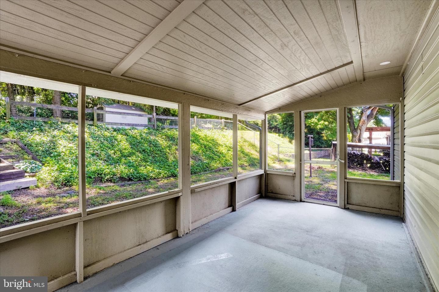 1542 Bonbar Road photo 23