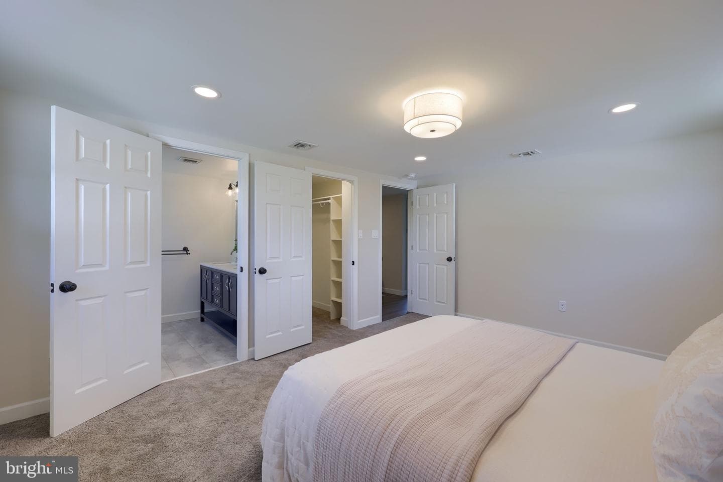 250 Nollyn Drive photo 24