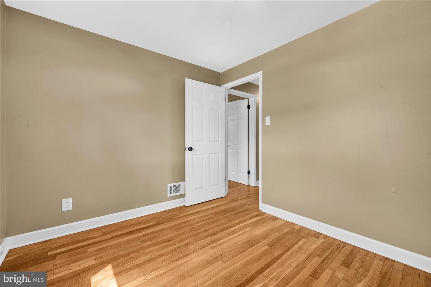 308 E Springettsbury photo 15