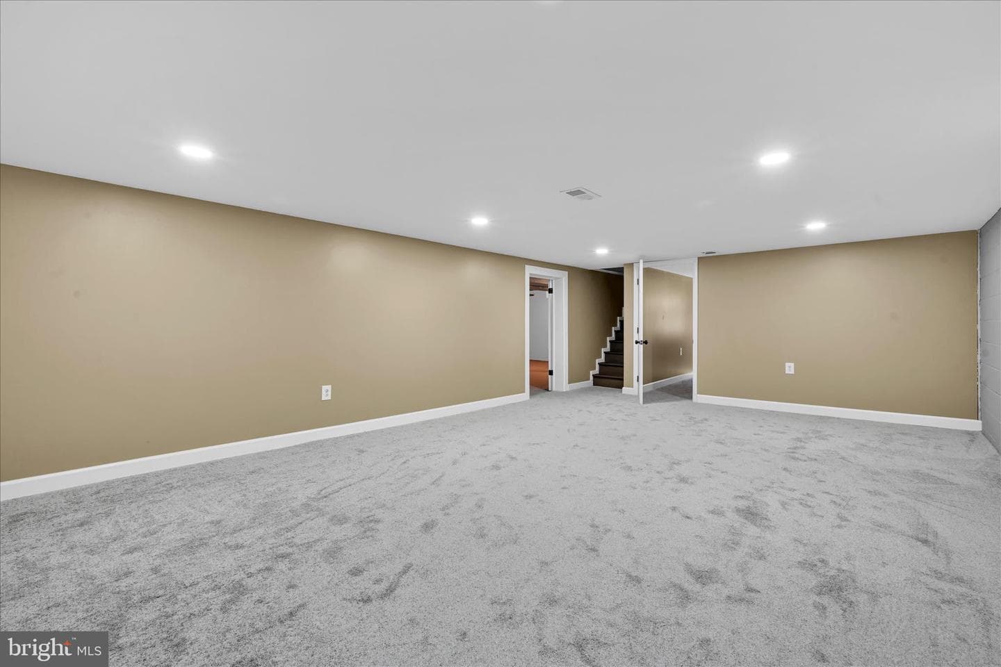 308 E Springettsbury photo 23
