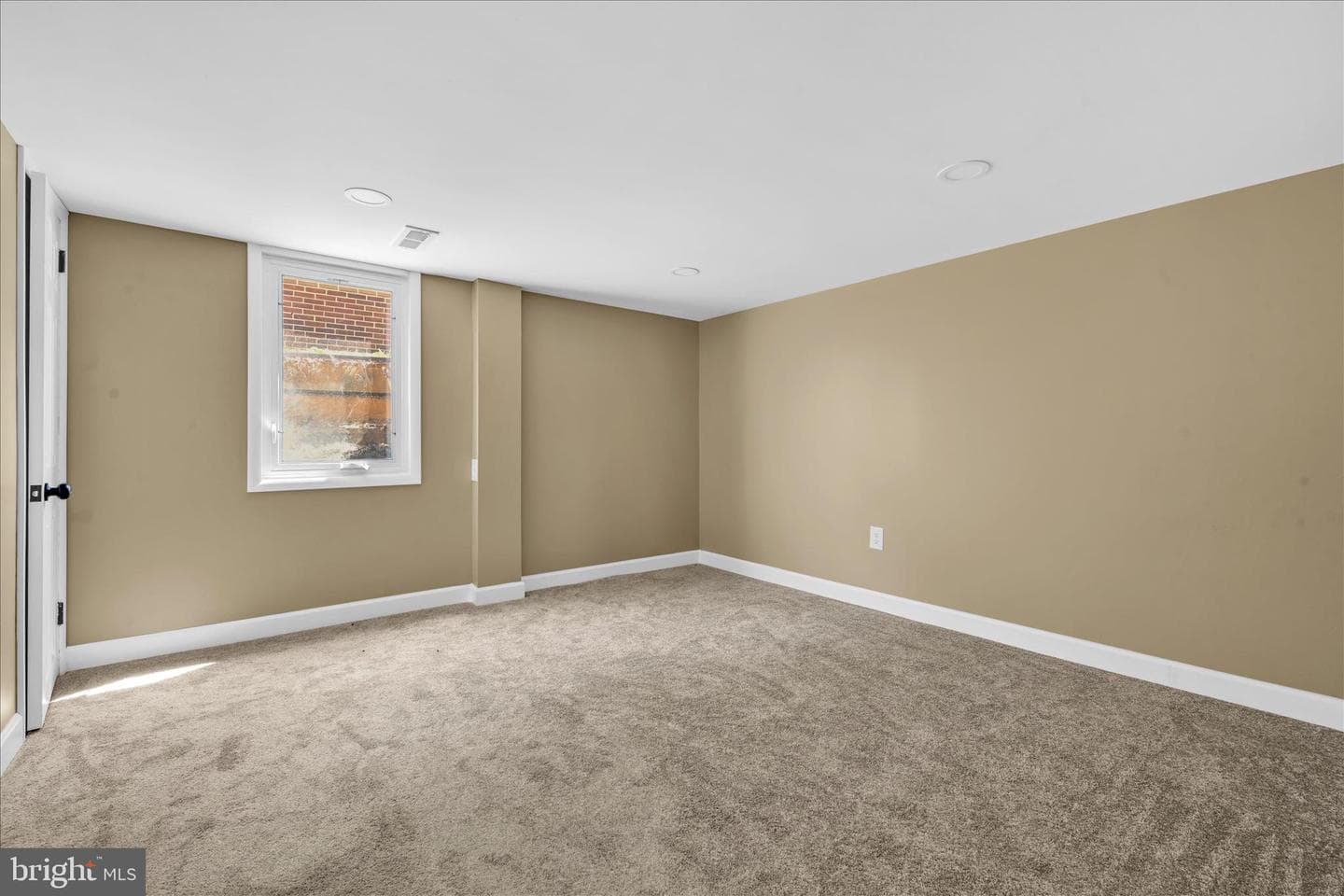 308 E Springettsbury photo 24