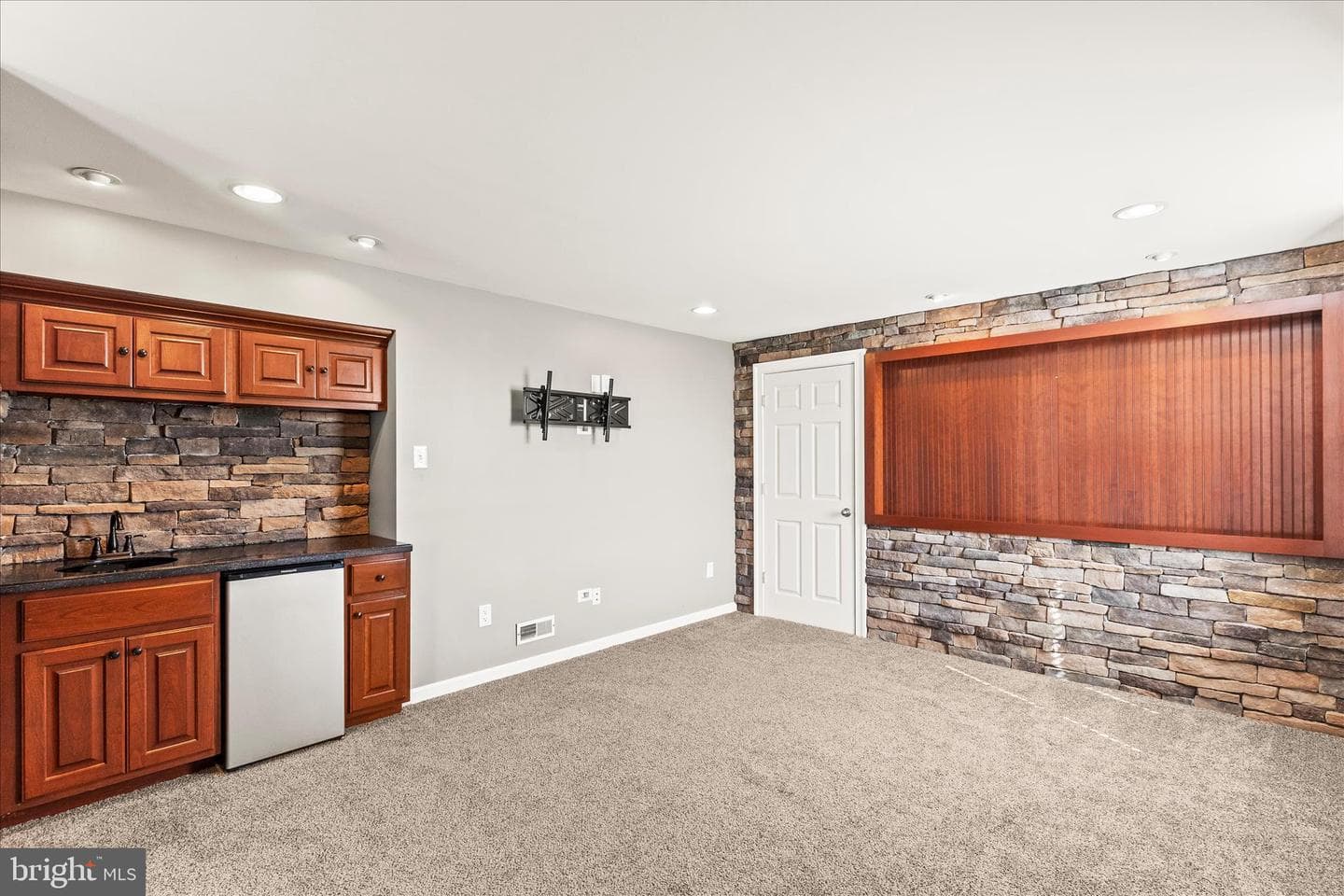 17323 Russett Farm Drive photo 41