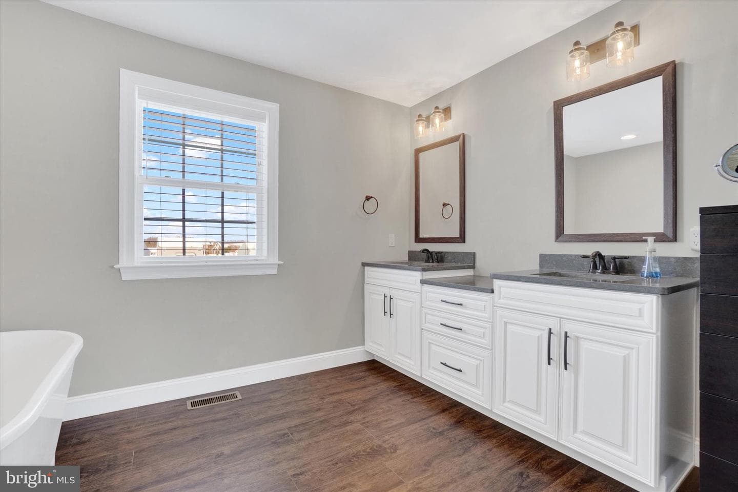 411 Peggy Lane photo 24