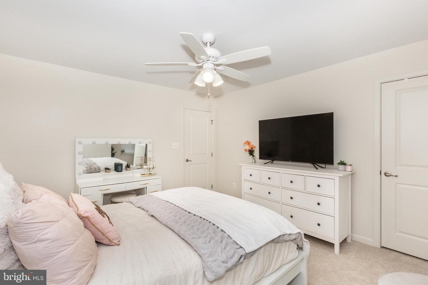 36 Rockdale Drive photo 28