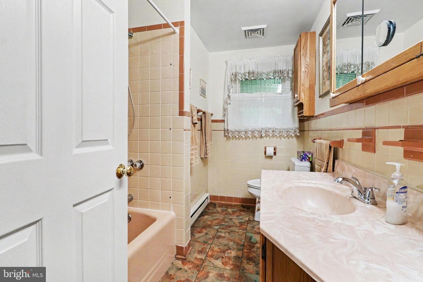 115 Emig Street photo 11