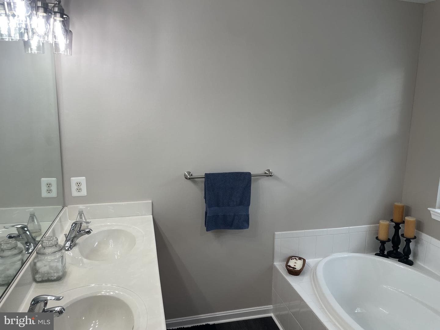 390 Bruaw Drive photo 27