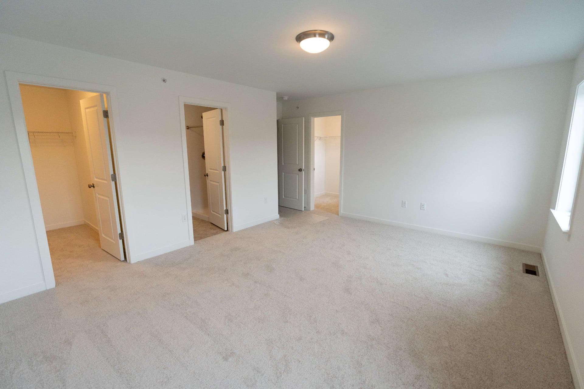 379 Florida Ave. photo 6