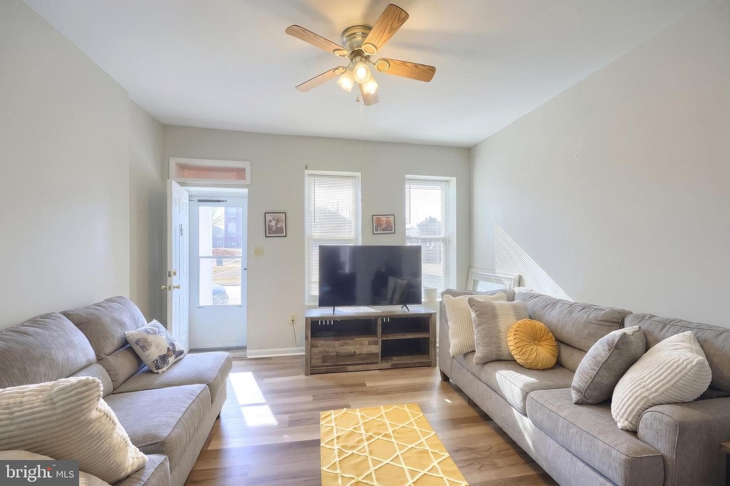 529 Thomas Street photo 11