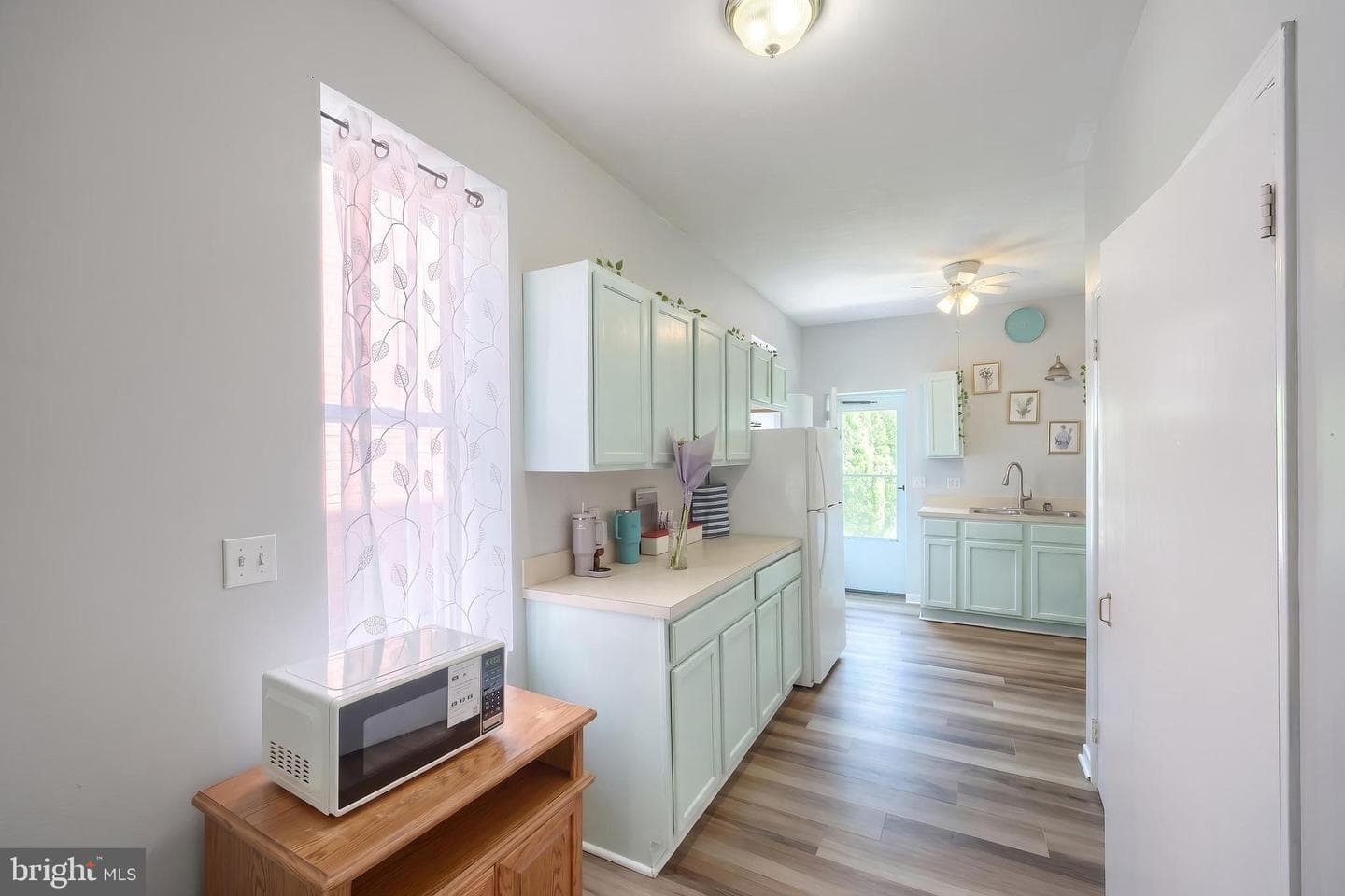 529 Thomas Street photo 13