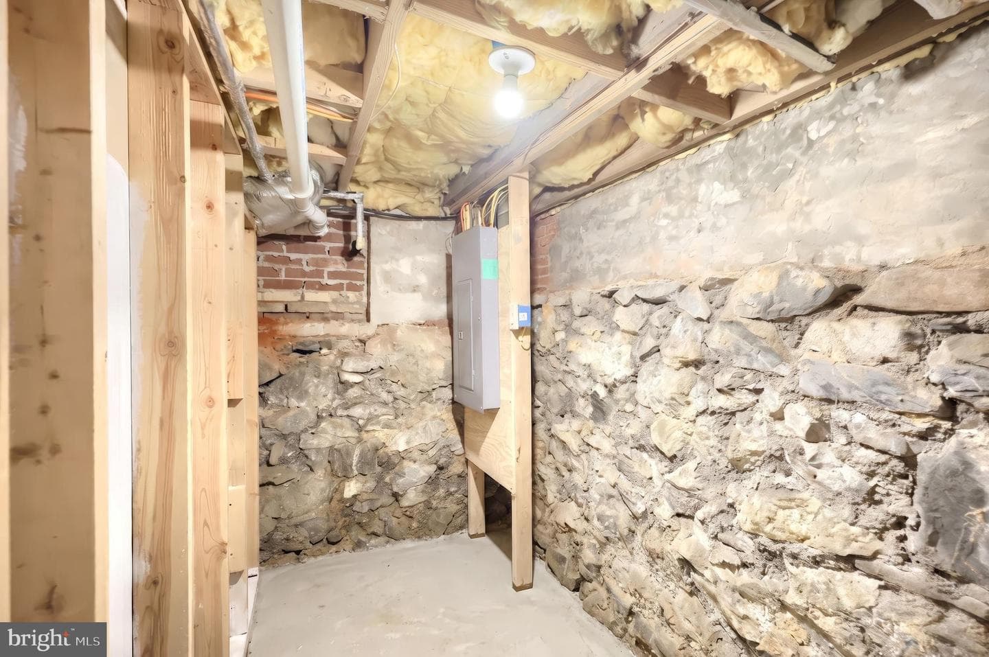 529 Thomas Street photo 14