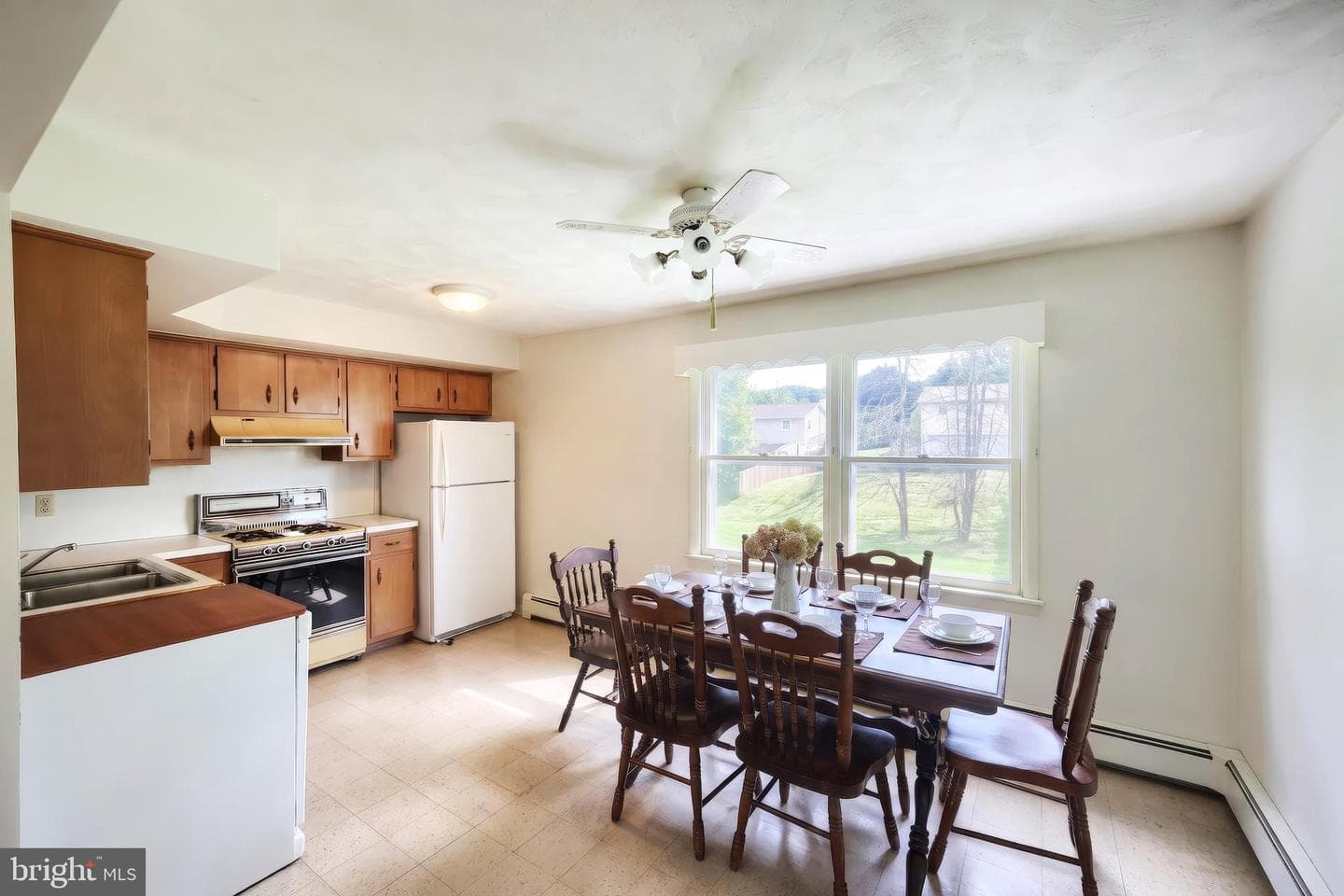 457 Holyoke Drive photo 10