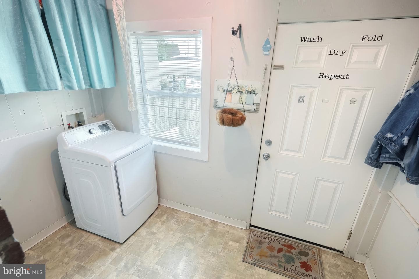 945 E Prospect Street photo 10