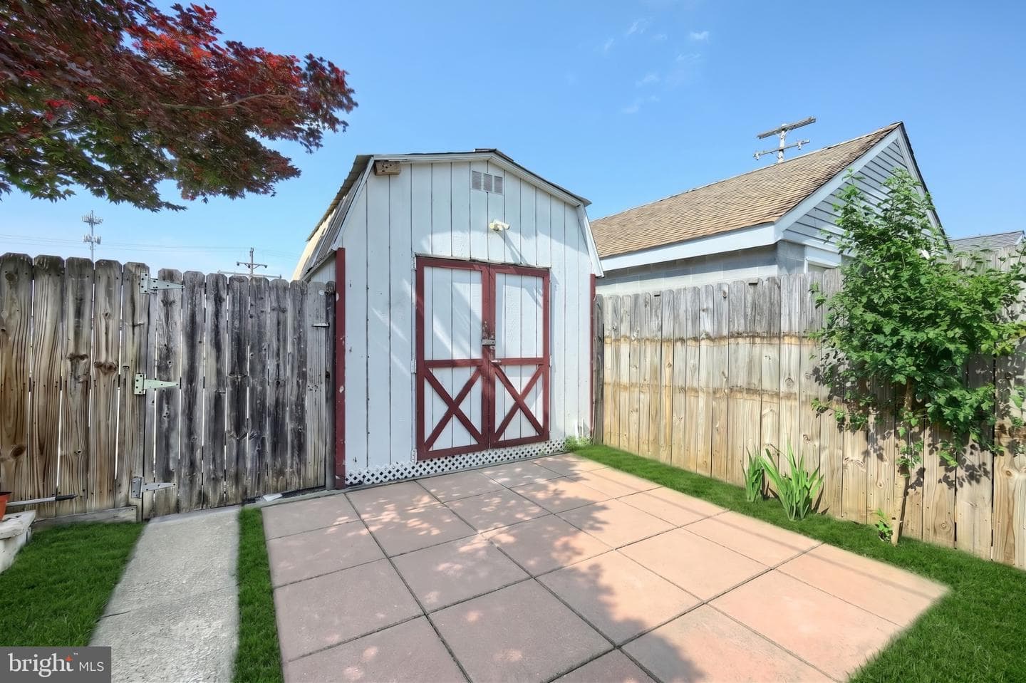 945 E Prospect Street photo 27