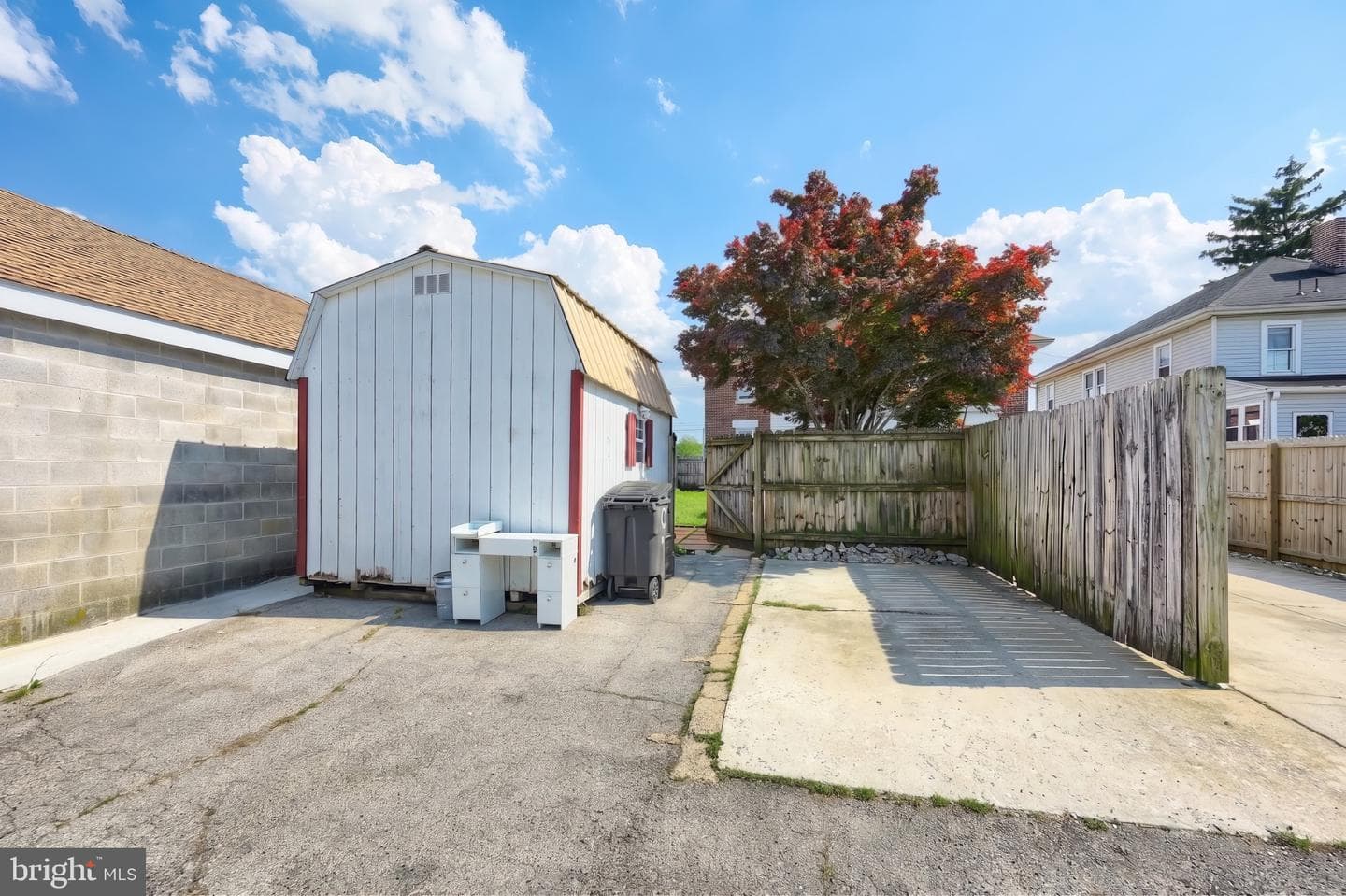 945 E Prospect Street photo 28