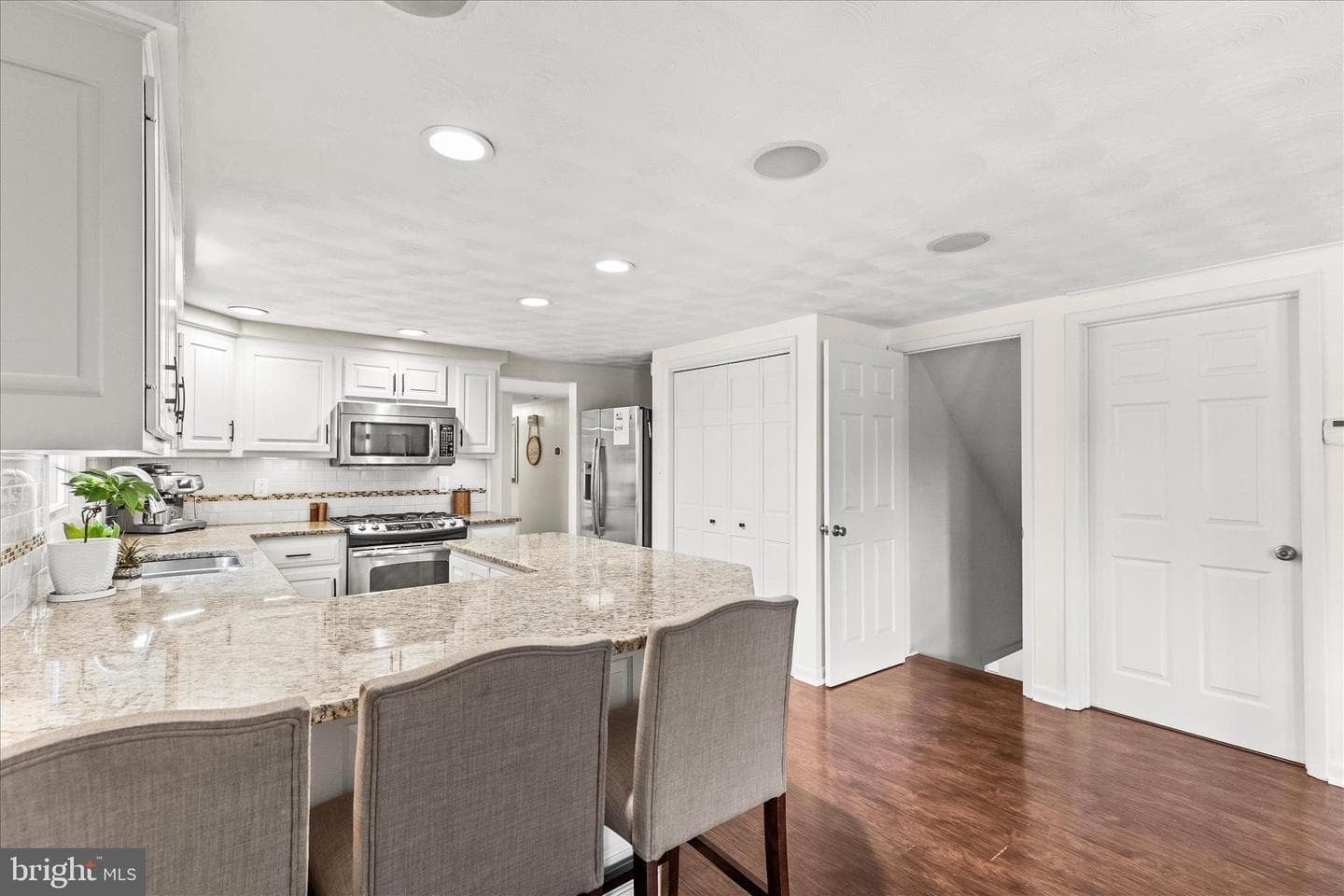 3126 Skylight Drive E photo 16