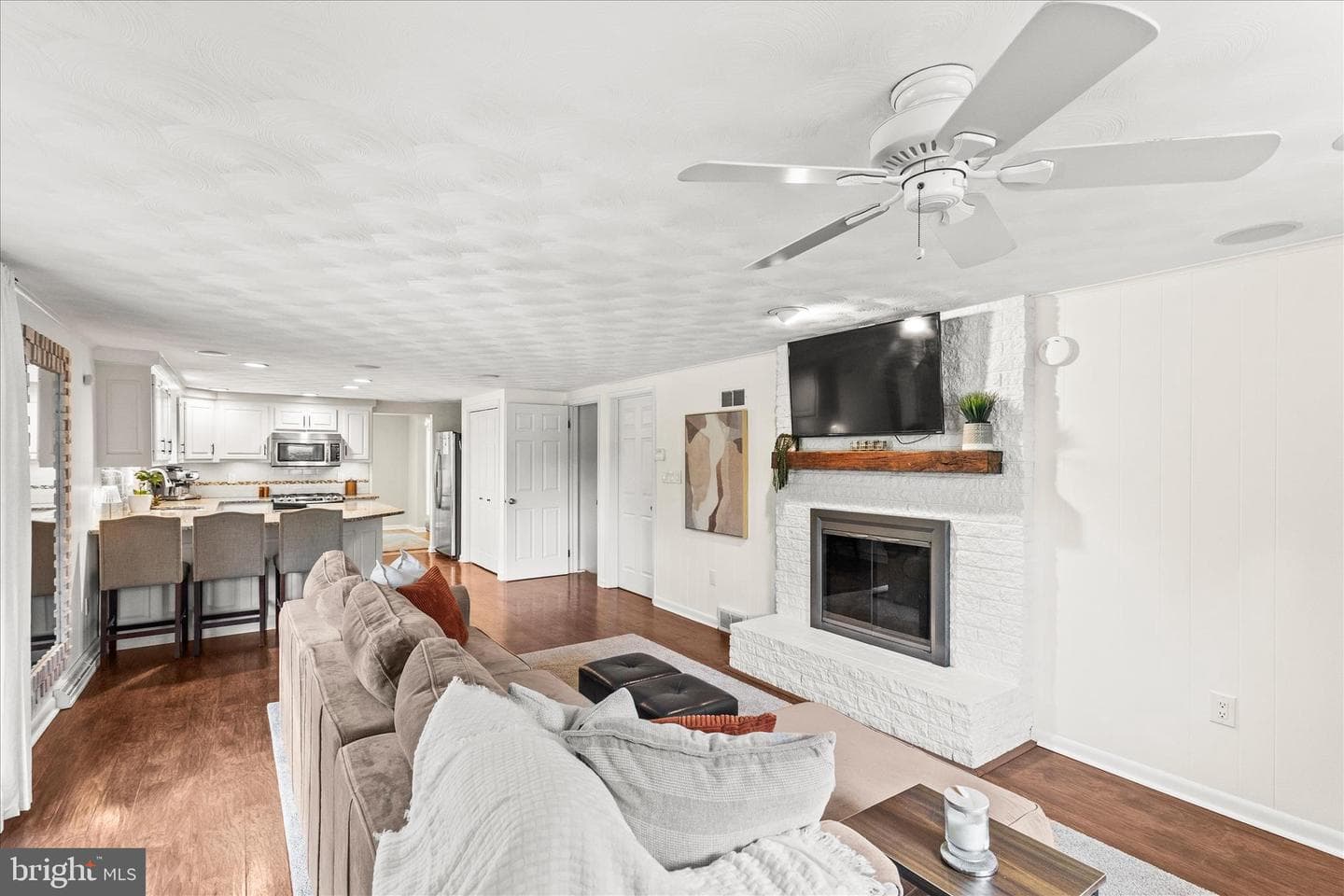 3126 Skylight Drive E photo 21