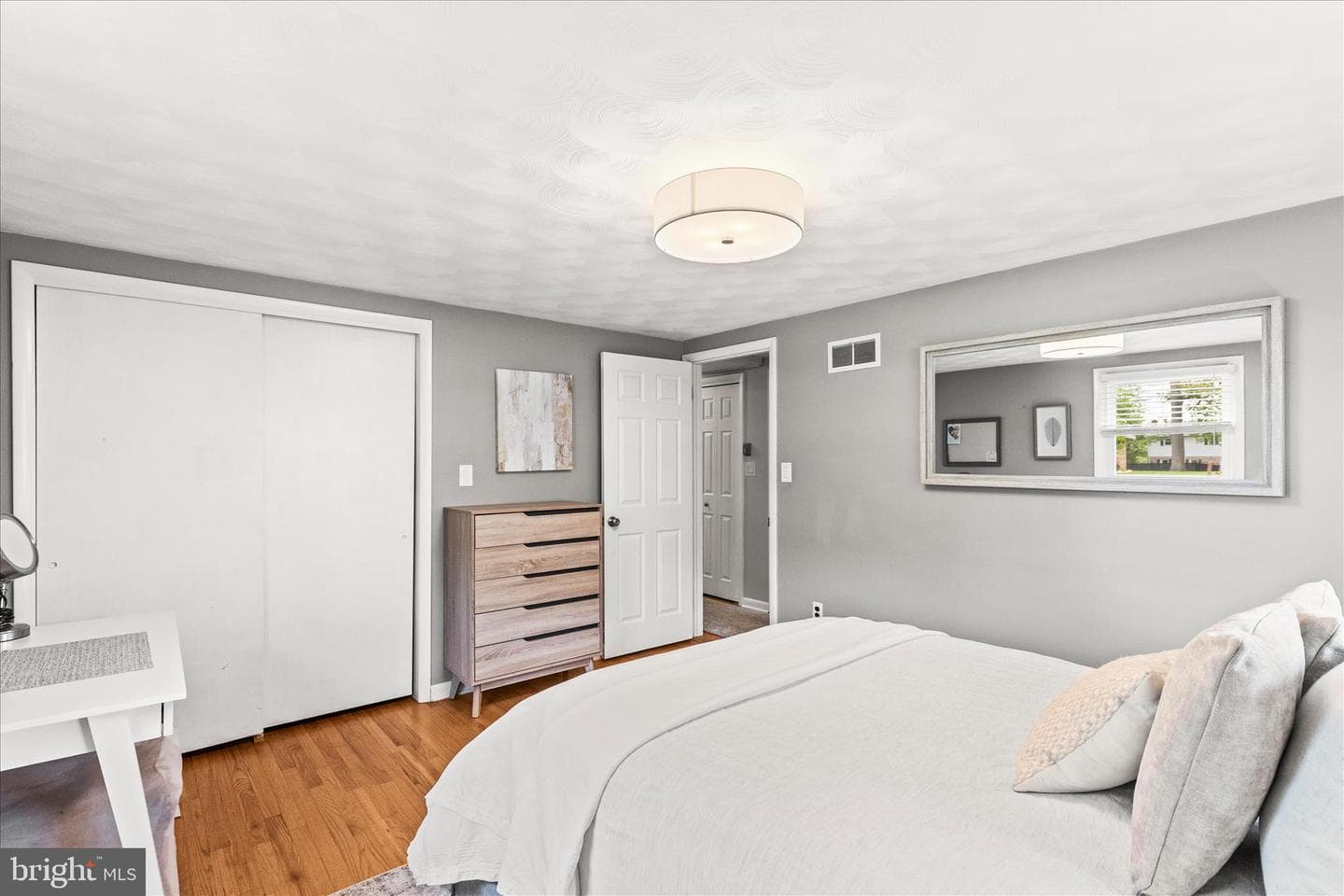 3126 Skylight Drive E photo 28