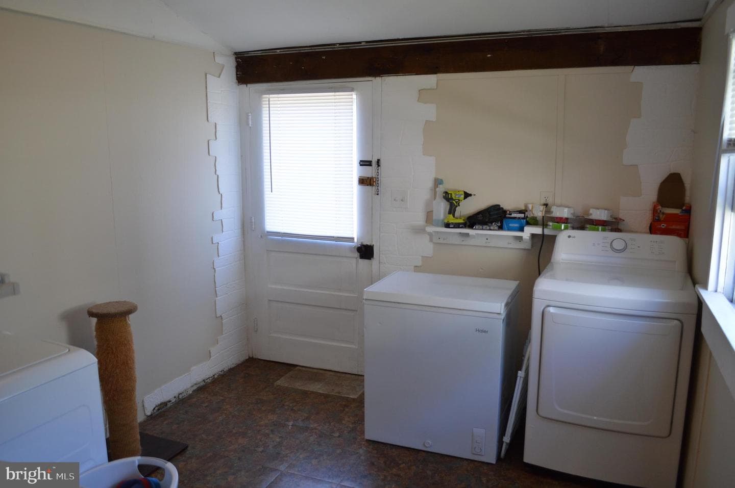229 Locust Street photo 16