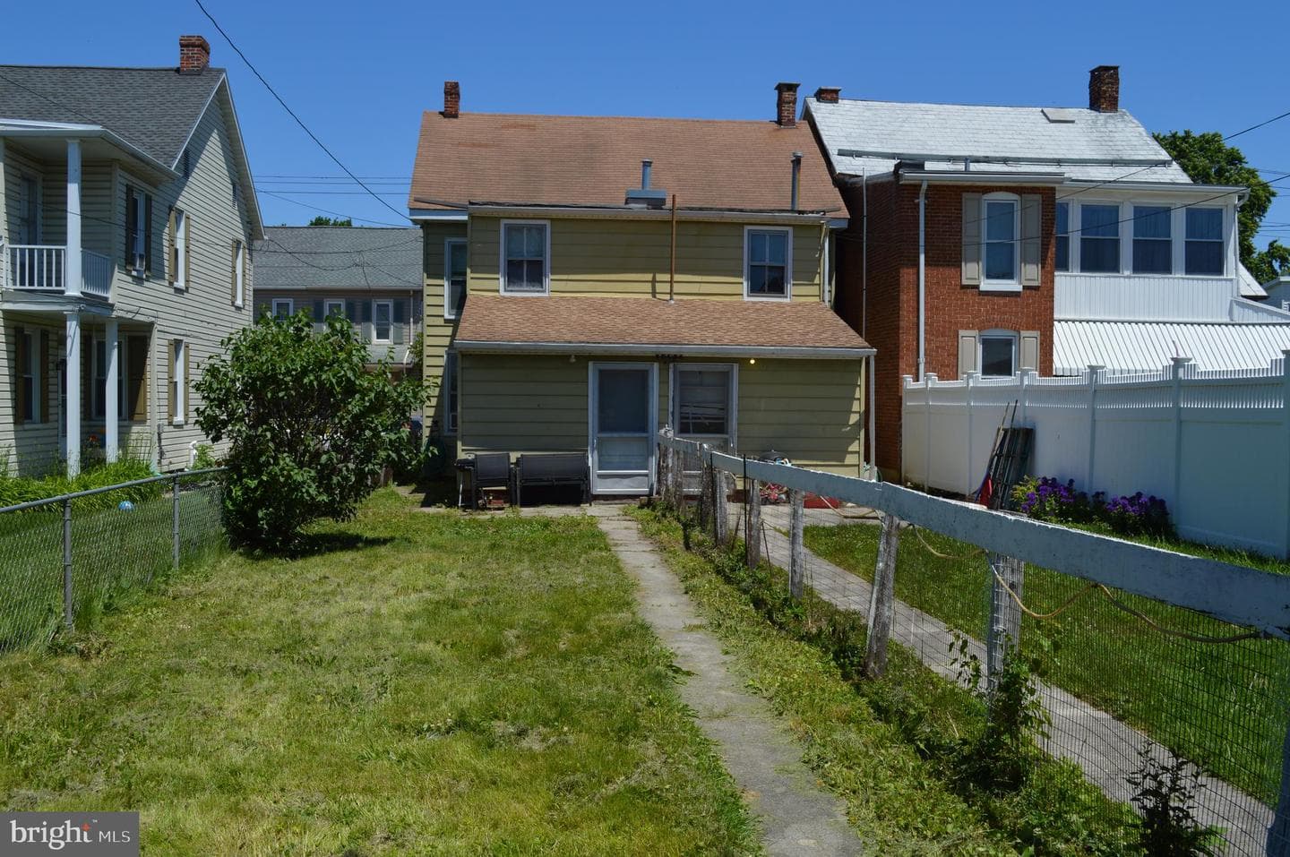 229 Locust Street photo 7