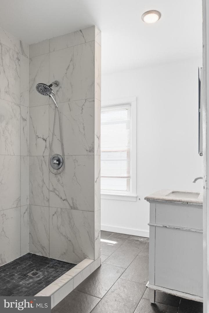 586 Baltimore Street photo 14