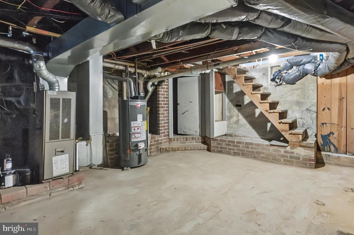 586 Baltimore Street photo 20