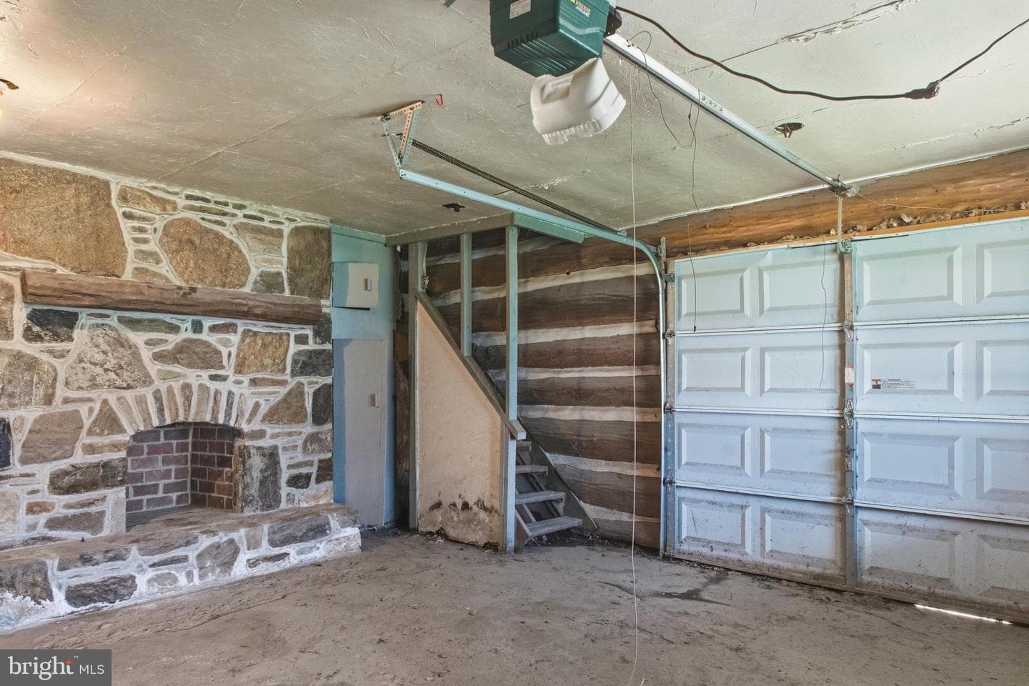 586 Baltimore Street photo 21