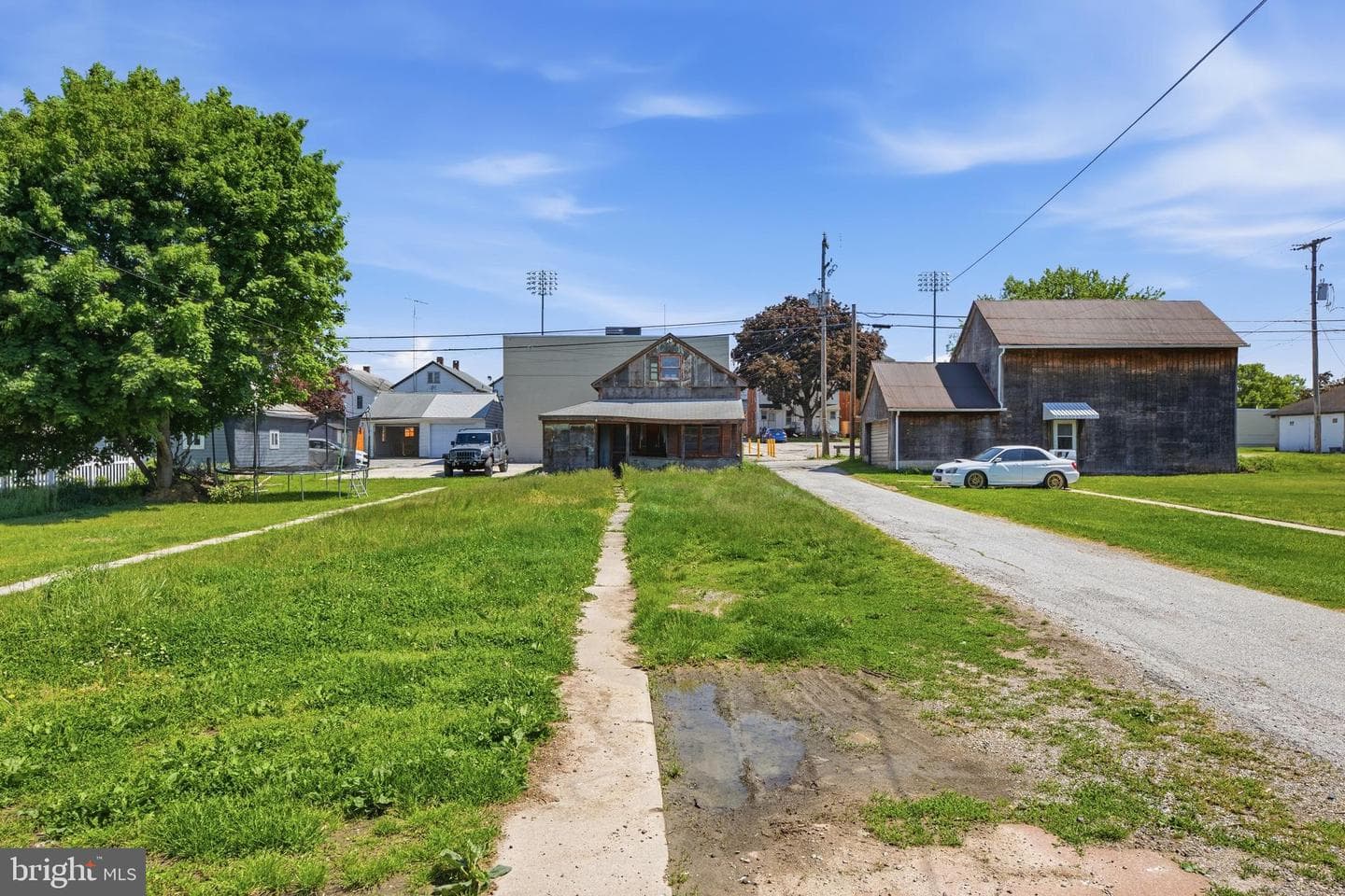 586 Baltimore Street photo 22