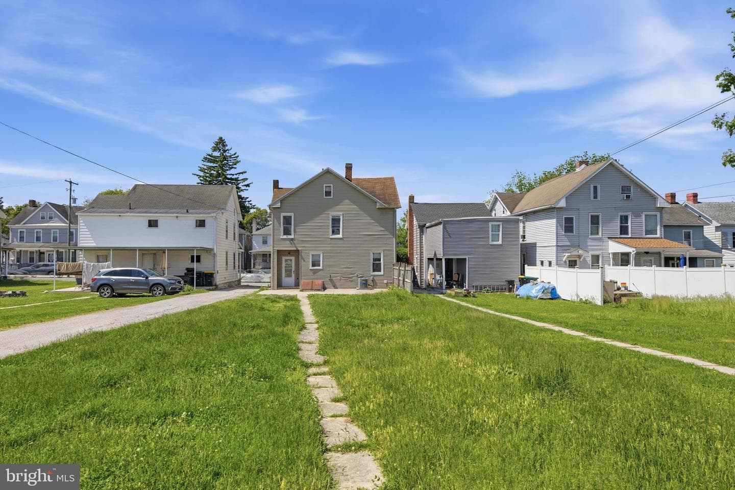 586 Baltimore Street photo 23