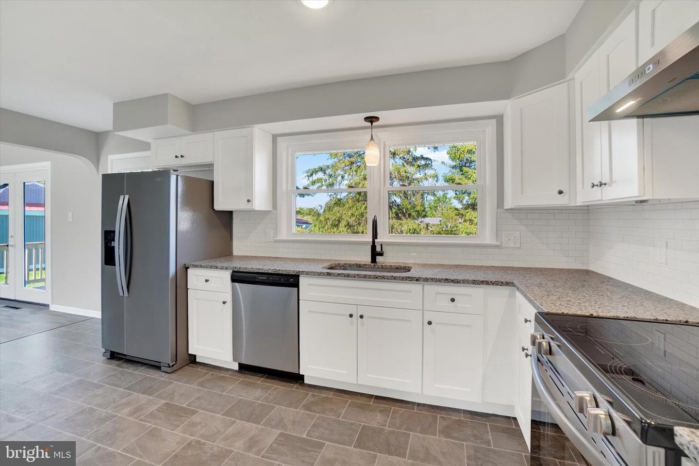2330 Birch Road photo 10