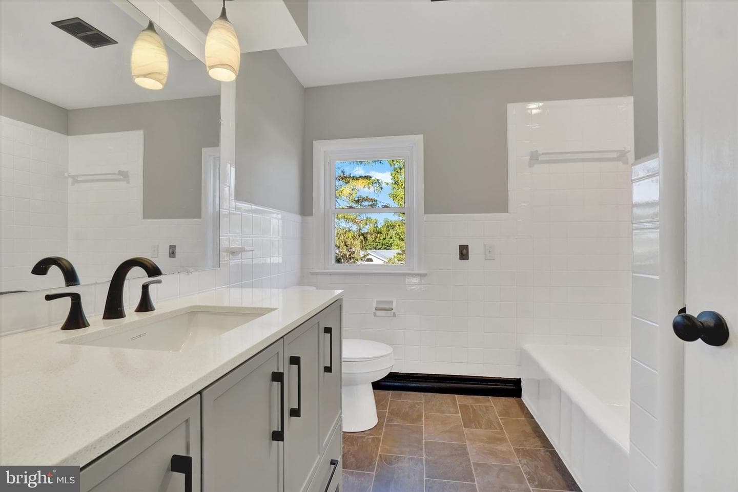 2330 Birch Road photo 19