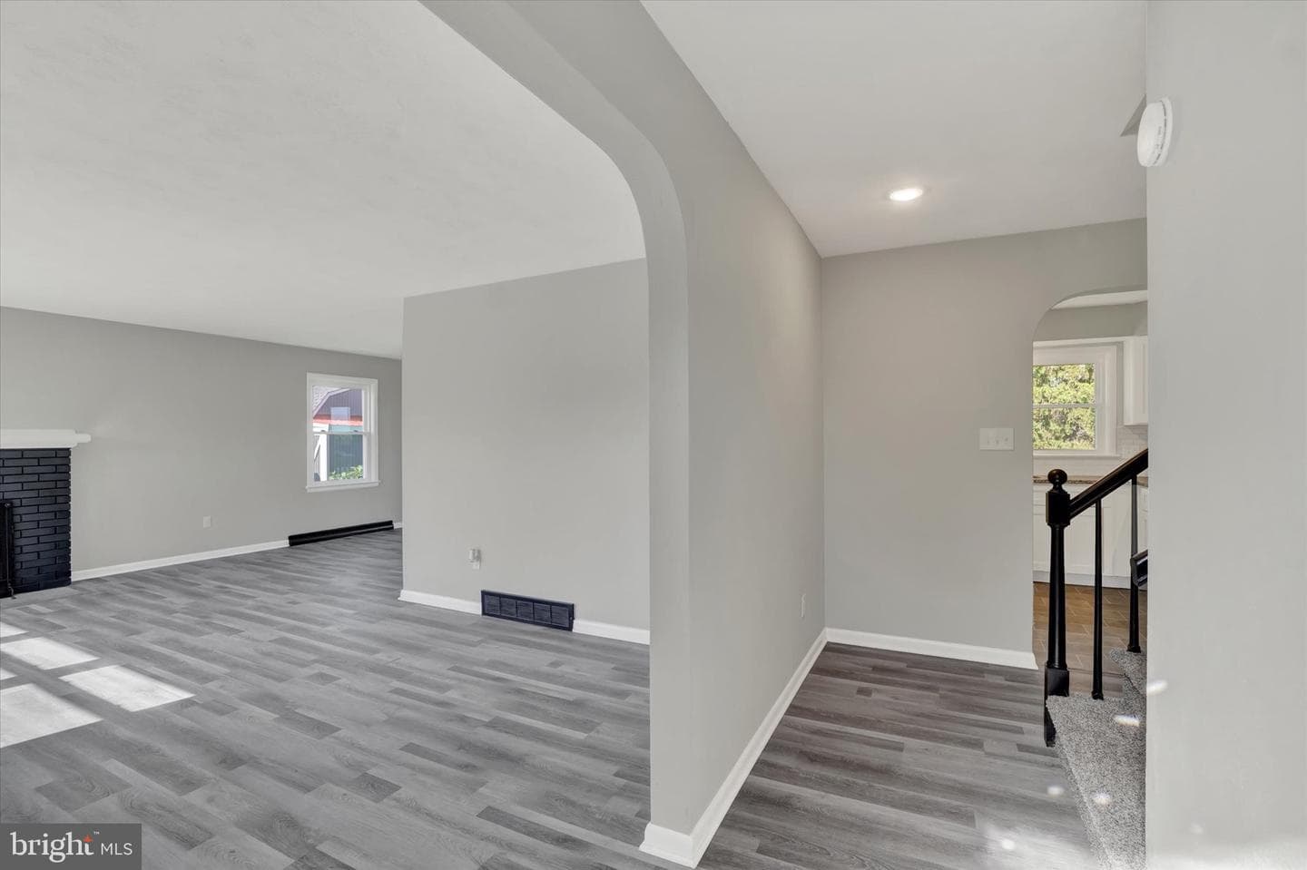 2330 Birch Road photo 4