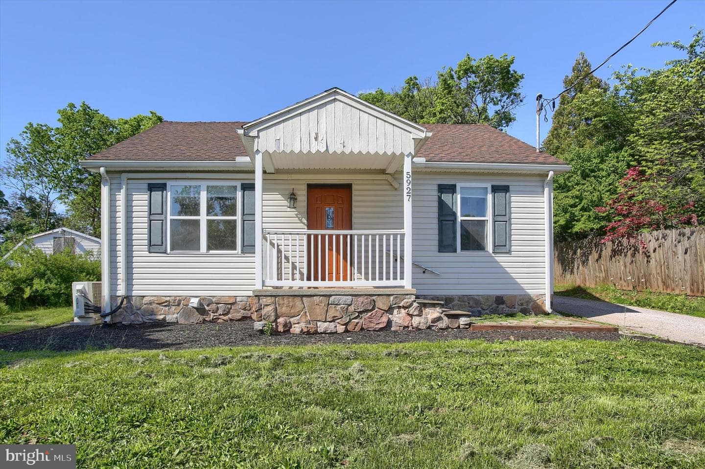 5927 Susquehanna Trail photo 1