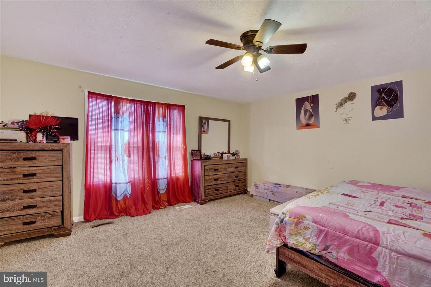 836 W Locust Street photo 15