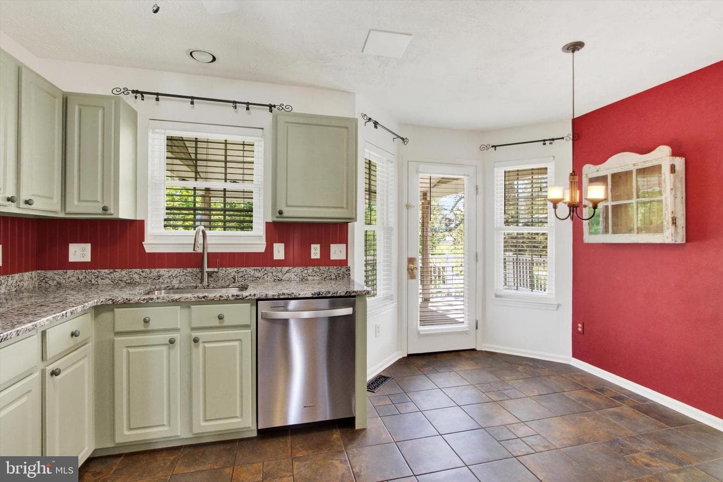 8 Mccleary Court photo 12