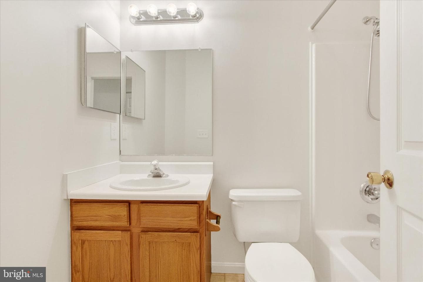 8 Mccleary Court photo 26