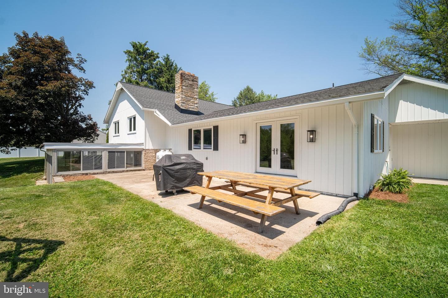 49 Willow Creek Road photo 3