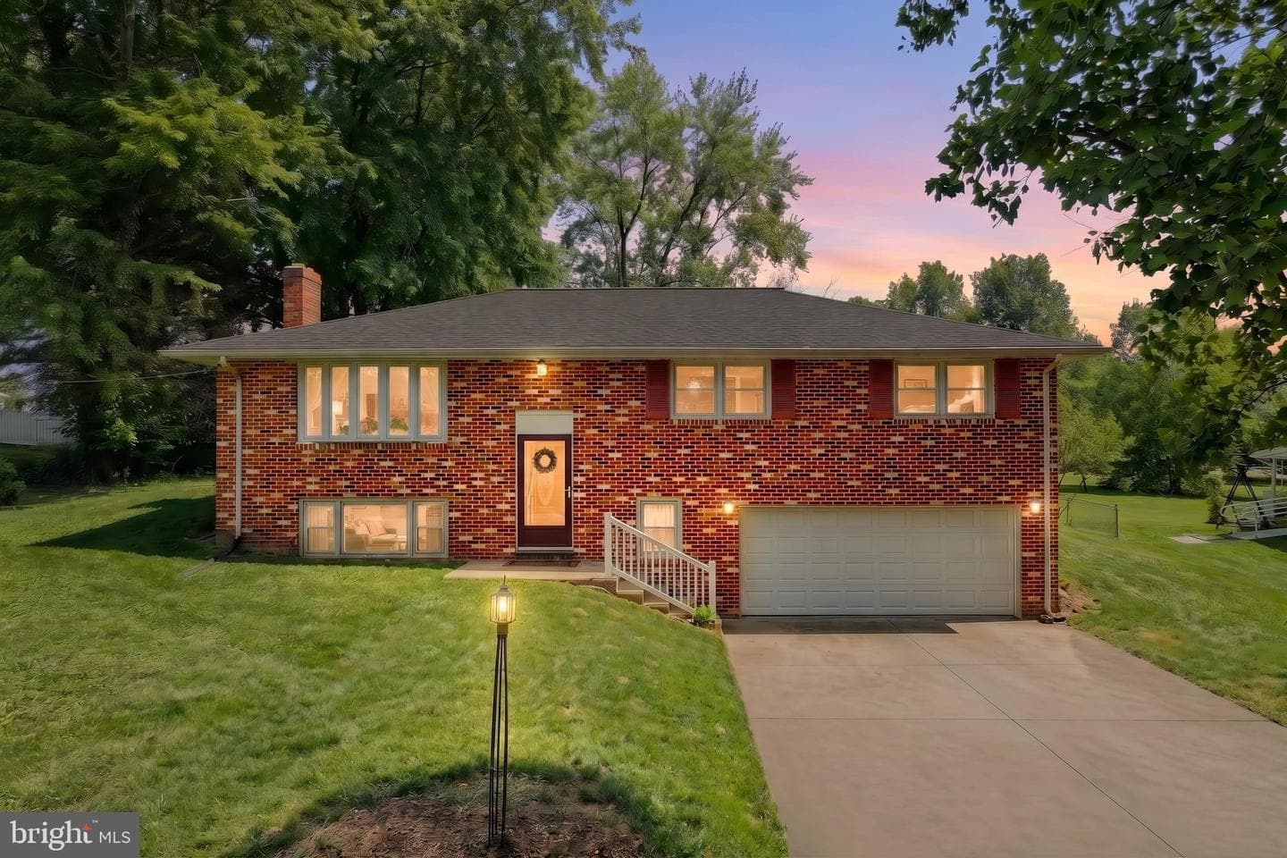 2090 Loman Drive photo 2