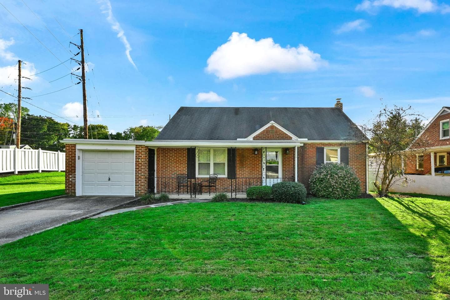 860 Hess Road photo 1