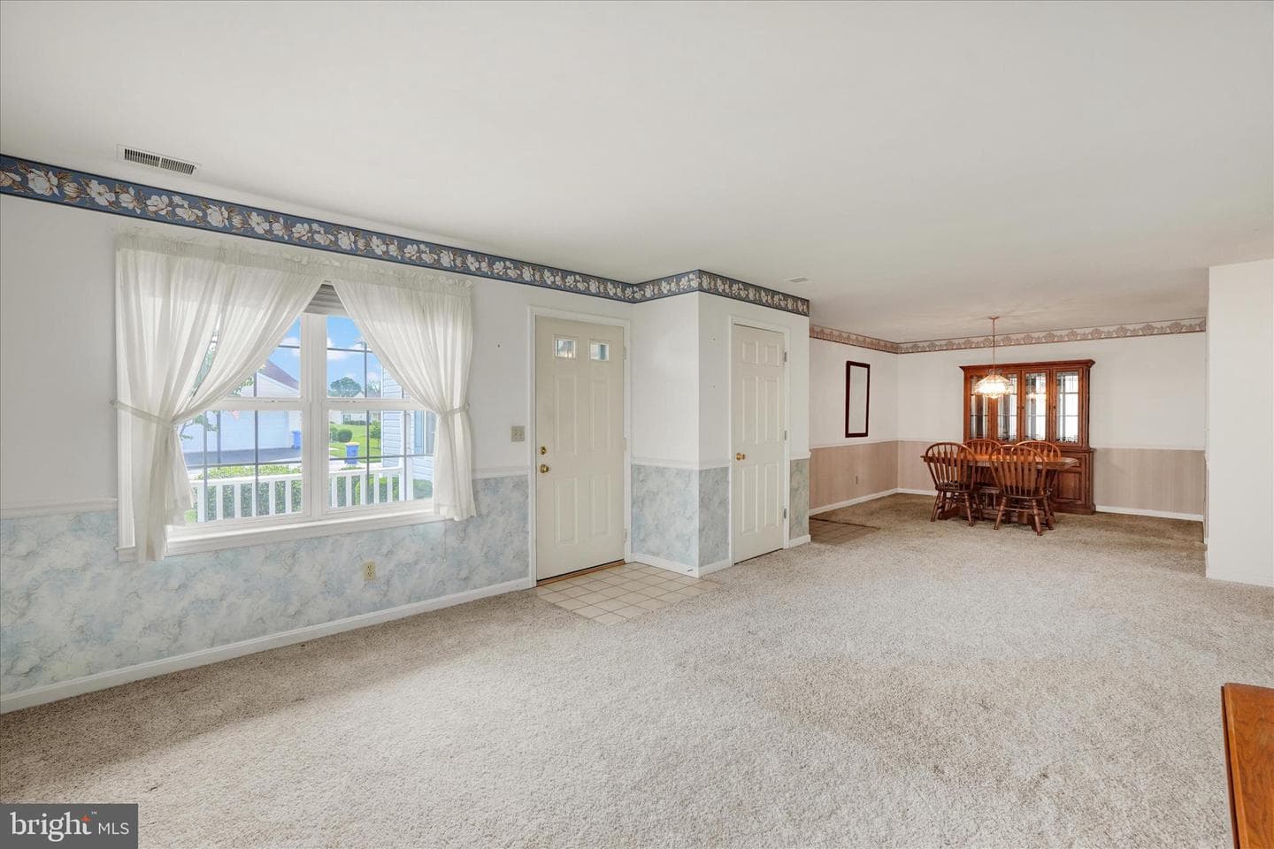 3014 Village Circle W photo 8