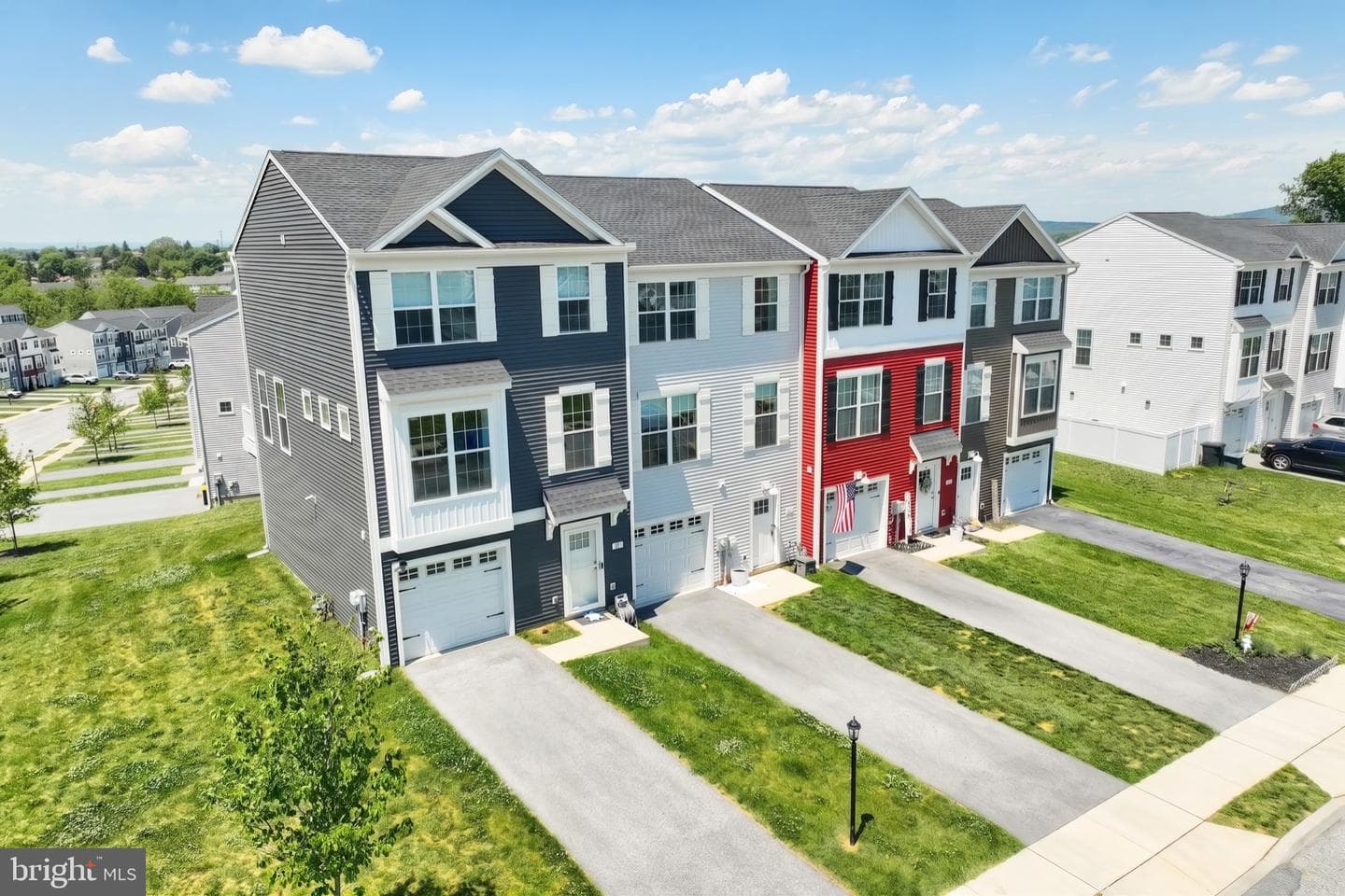 26 Pacer Drive photo 3